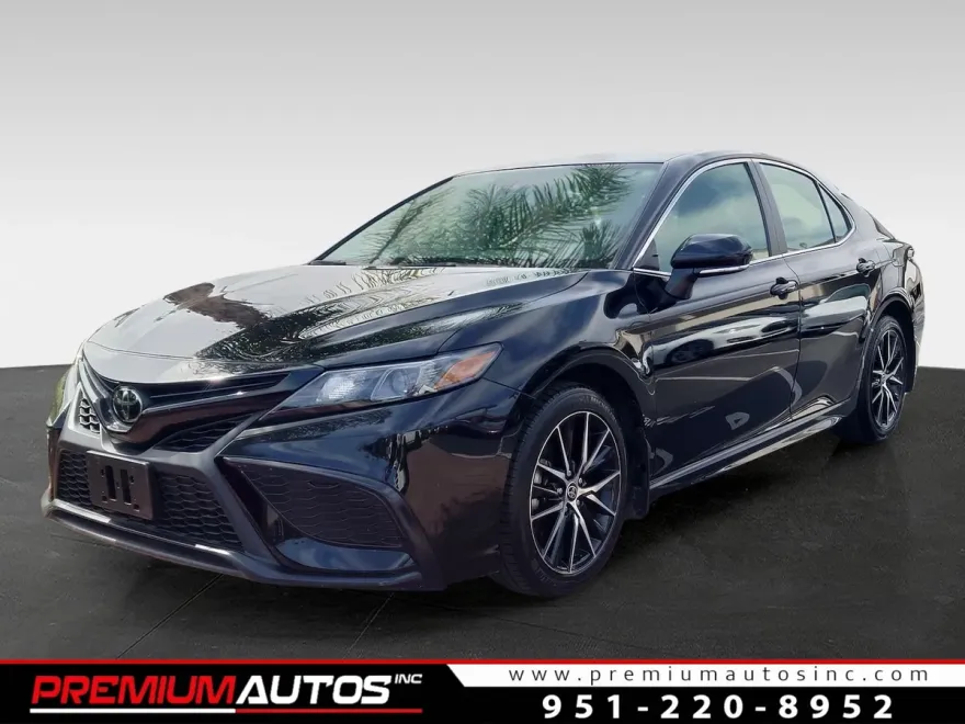 2024 Toyota Camry SE photo 1