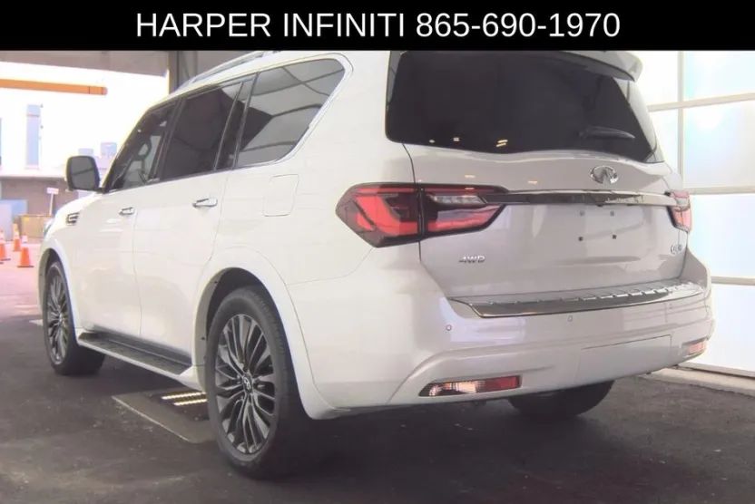 2023 Infiniti QX80 Premium Select photo 1