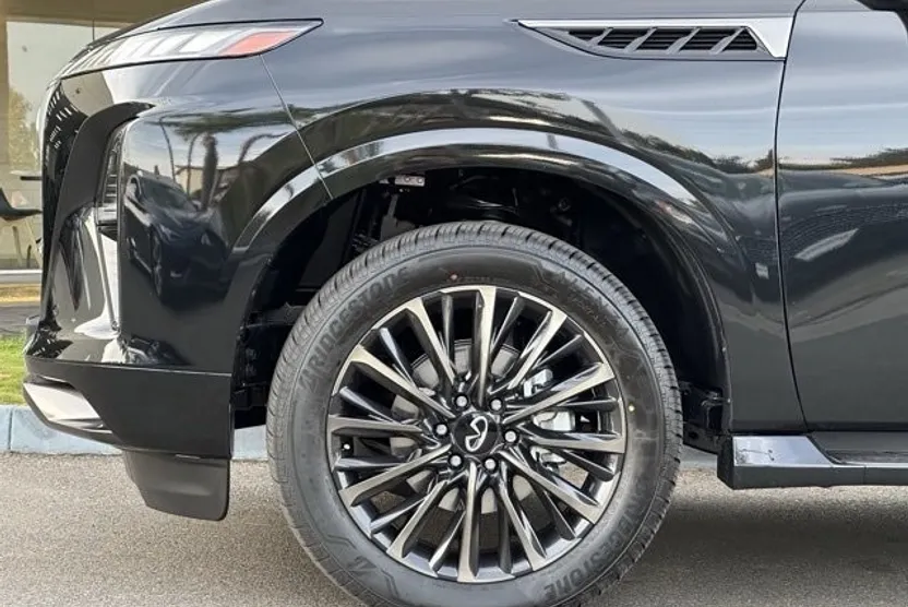 2025 Infiniti QX80 photo 1