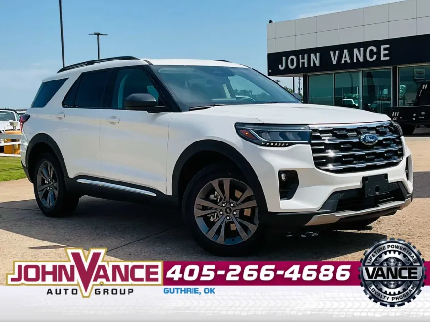 2025 Ford Explorer photo 1