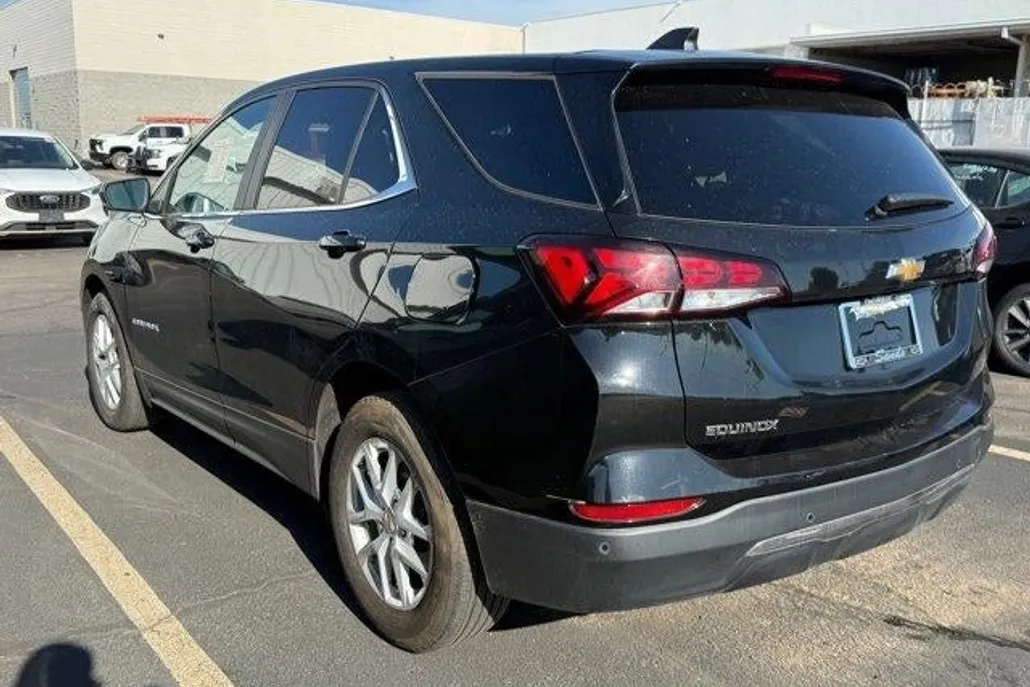 2024 Chevrolet Equinox LT photo 1