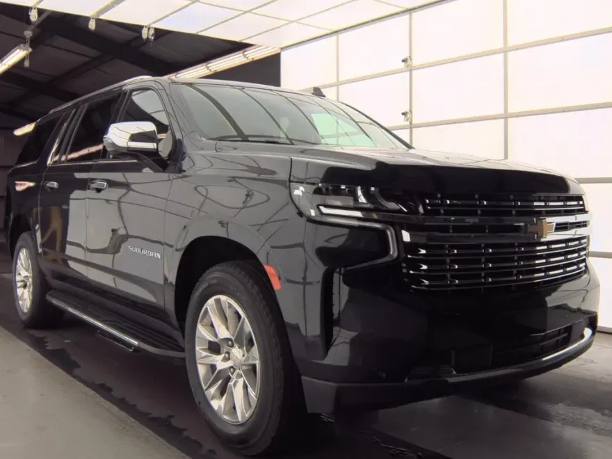 2023 Chevrolet Suburban Premier photo 1