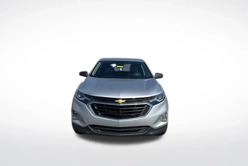 2021 Chevrolet Equinox LS photo 1