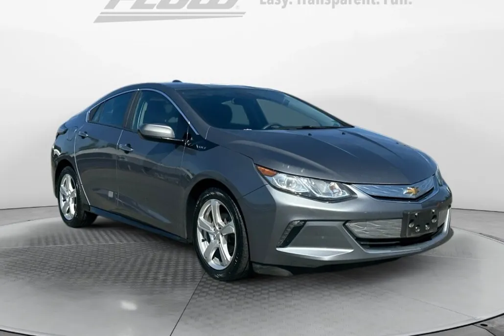 2019 Chevrolet Volt LT photo 1