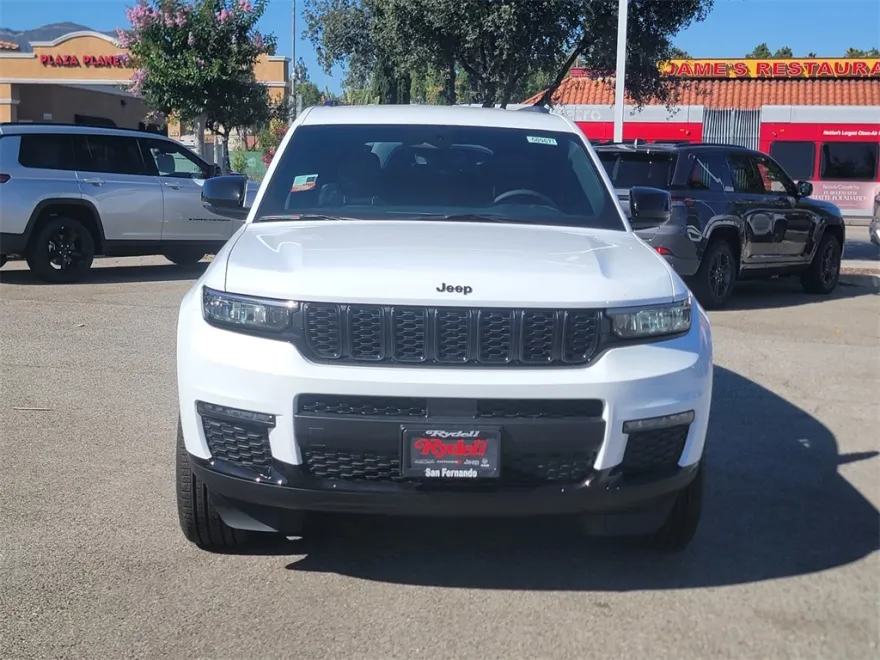 2025 Jeep Grand Cherokee Limited photo 1