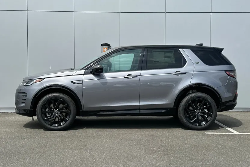 2025 Land Rover Discovery Sport SE photo 1