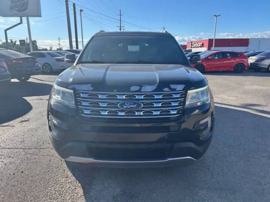 2016 Ford Explorer XLT photo 1