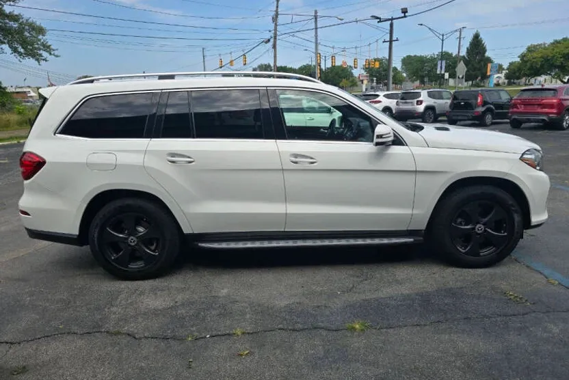 2017 Mercedes Benz GLS 450 photo 1