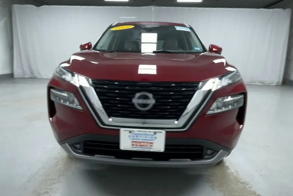 2022 Nissan Rogue SL photo 1