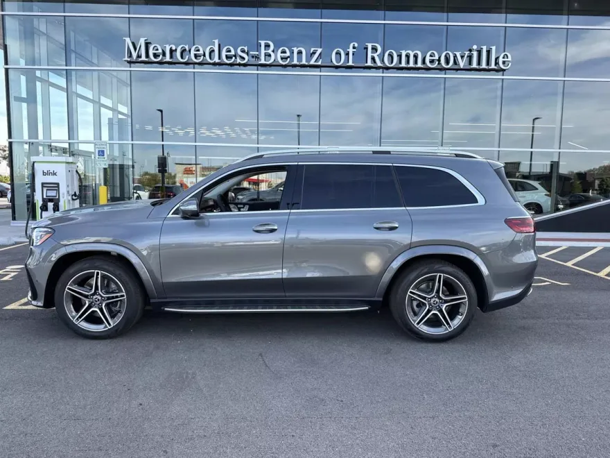 2026 Mercedes Benz GLS 450 4MATIC photo 1