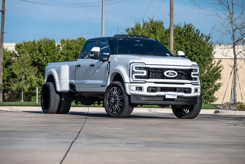 2024 Ford F-450 Platinum photo 1