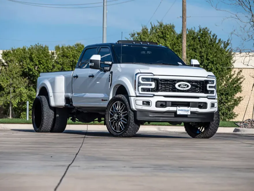2024 Ford F-450 Platinum photo 1