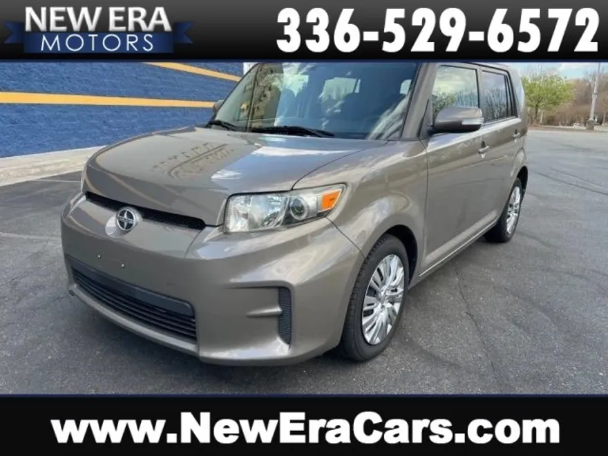 2012 Scion xB photo 1