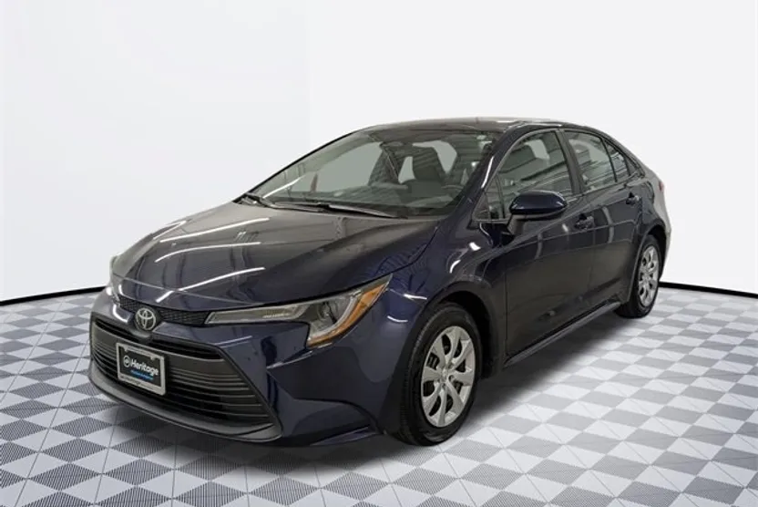 2024 Toyota Corolla LE photo 1