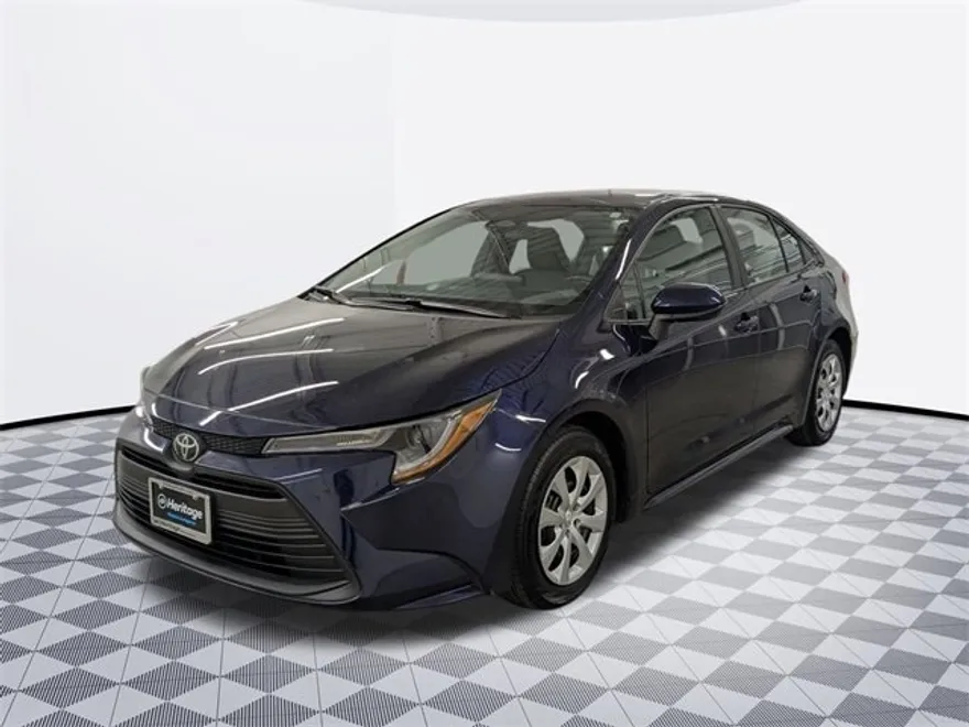 2024 Toyota Corolla LE photo 1