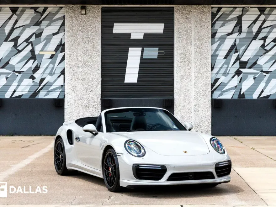 2018 Porsche 911 Turbo photo 1
