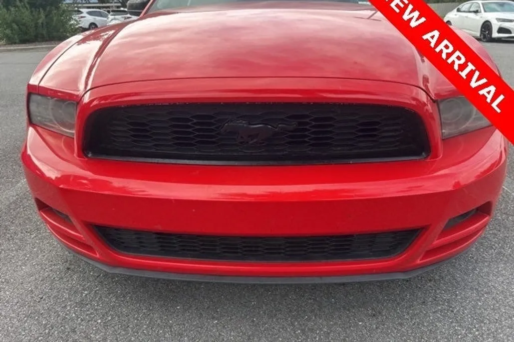 2014 Ford Mustang V6 photo 1