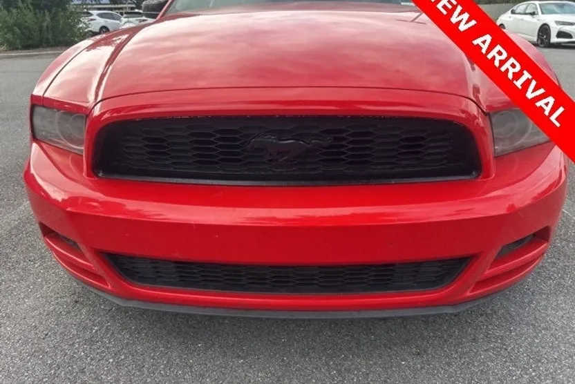 2014 Ford Mustang V6 photo 1