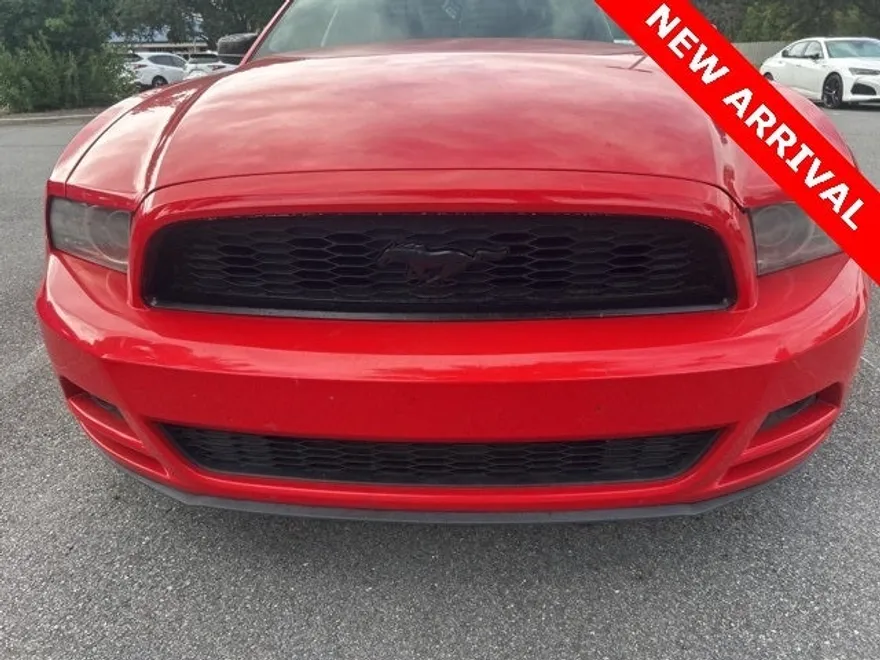 2014 Ford Mustang V6 photo 1