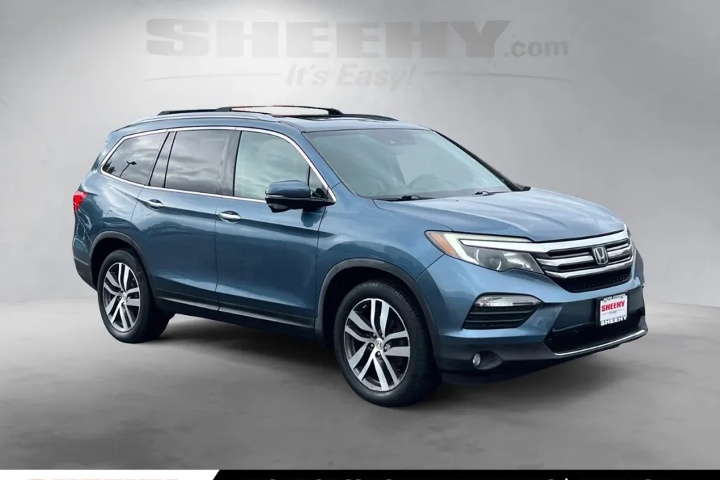 2016 Honda Pilot Touring photo 1