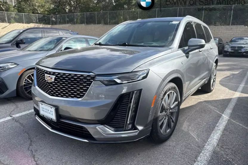 2022 Cadillac XT6 Premium Luxury photo 1