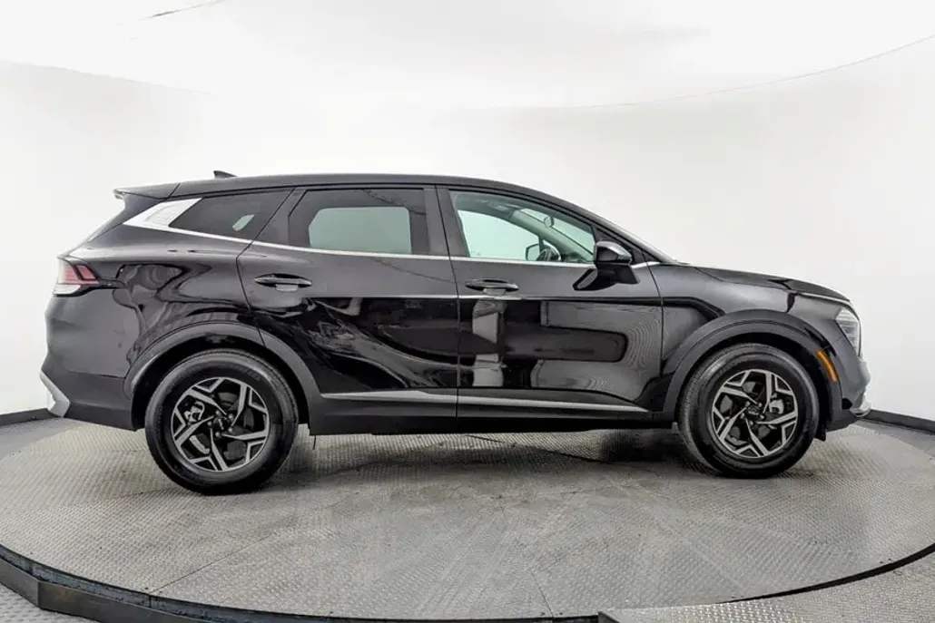 2024 Kia Sportage LX photo 1