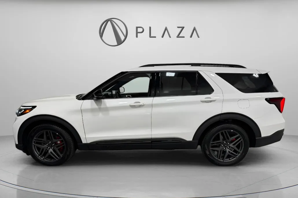 2025 Ford Explorer ST photo 1