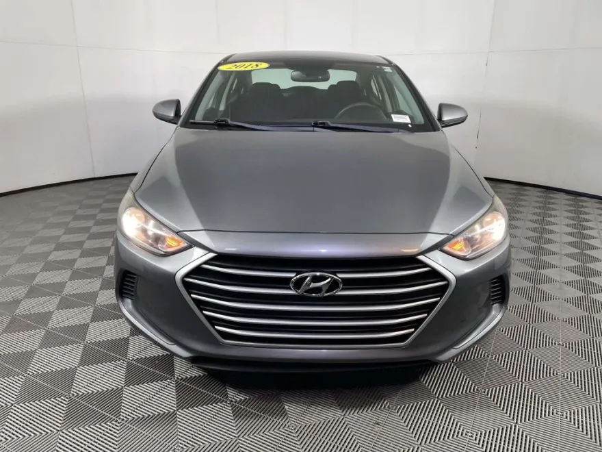 2018 Hyundai Elantra SEL photo 1