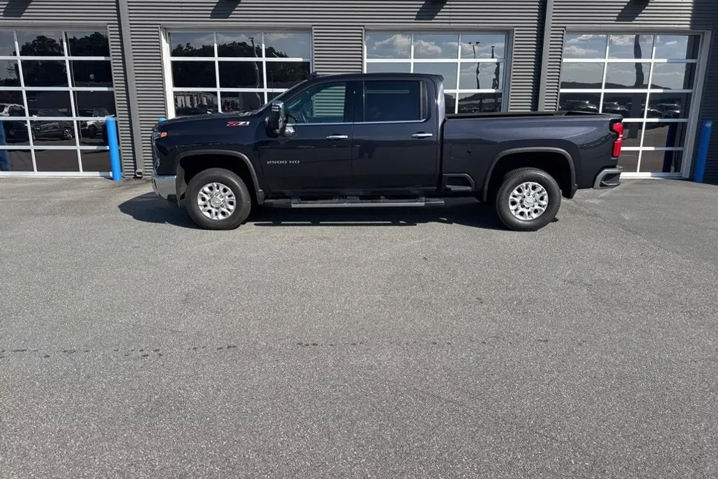 2024 Chevrolet Silverado 2500HD LTZ photo 1