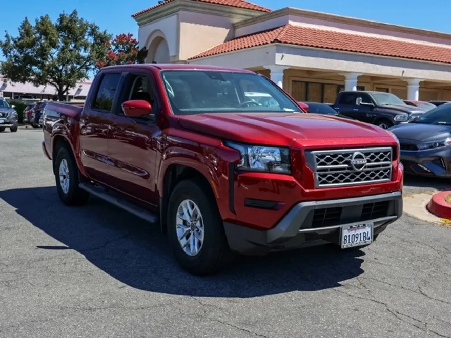 2024 Nissan Frontier SV photo 1