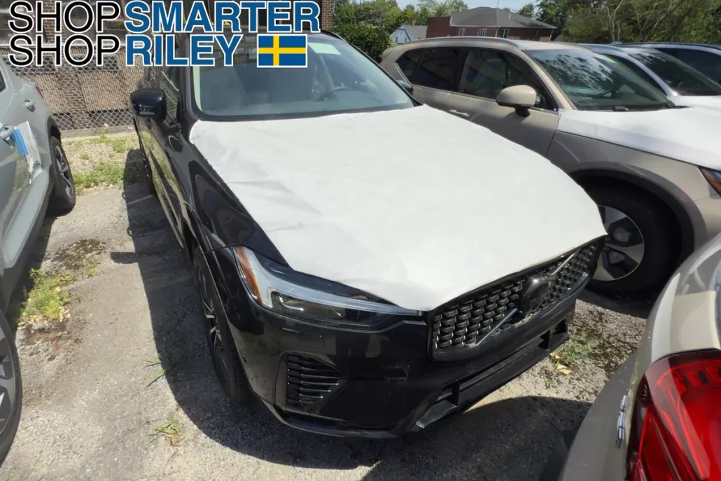 2025 Volvo XC60 B5 Plus photo 1