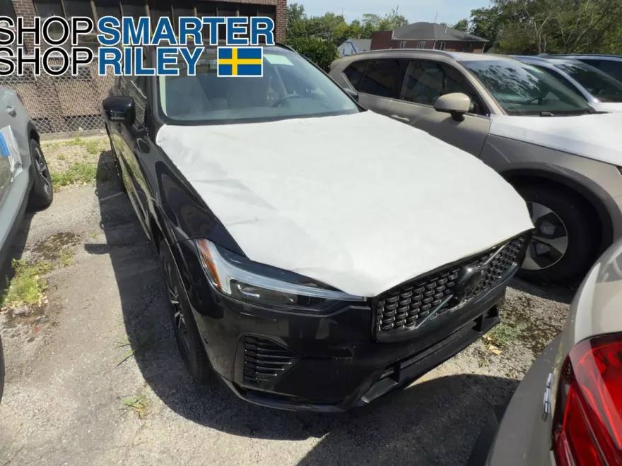 2025 Volvo XC60 B5 Plus photo 1