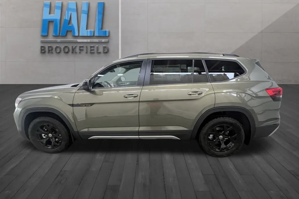 2025 Volkswagen Atlas Peak Edition SE photo 1