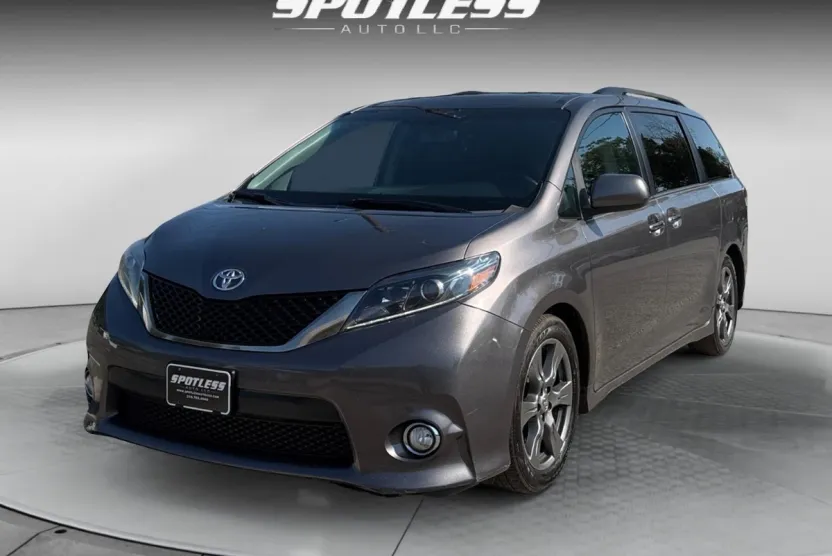 2017 Toyota Sienna SE Premium photo 1