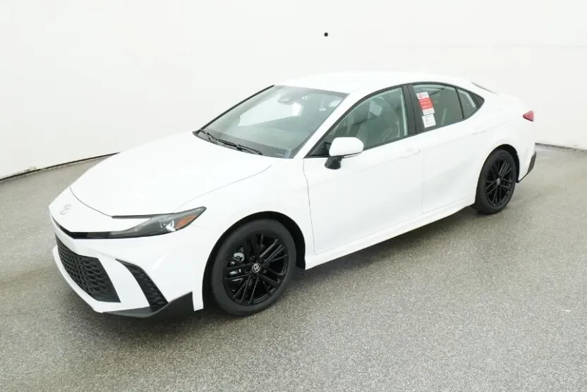 2026 Toyota Camry SE photo 1