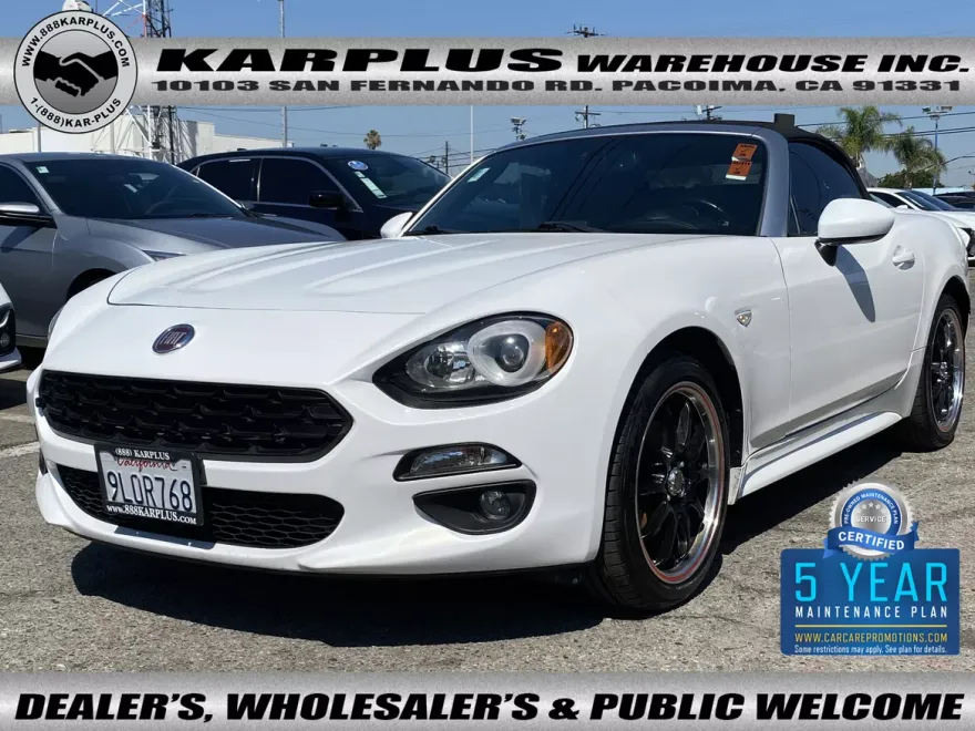 2017 Fiat 124 Spider Lusso photo 1