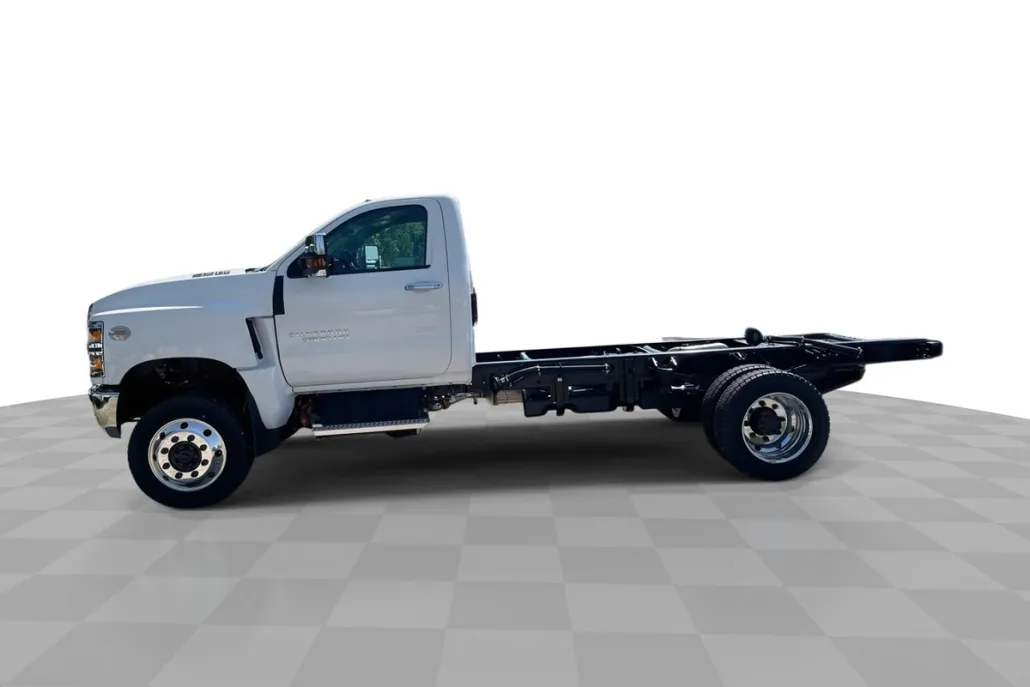 2024 Chevrolet Silverado 5500HD Work Truck photo 1