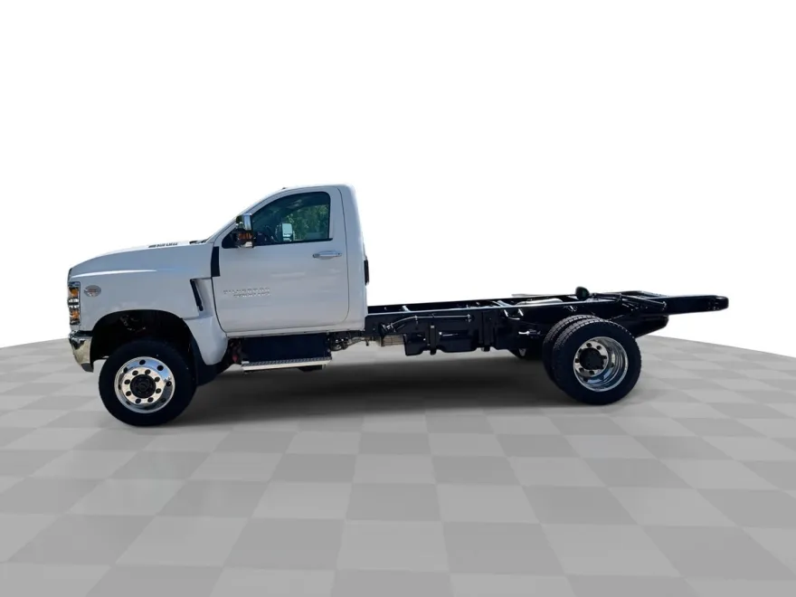 2024 Chevrolet Silverado 5500HD Work Truck photo 1