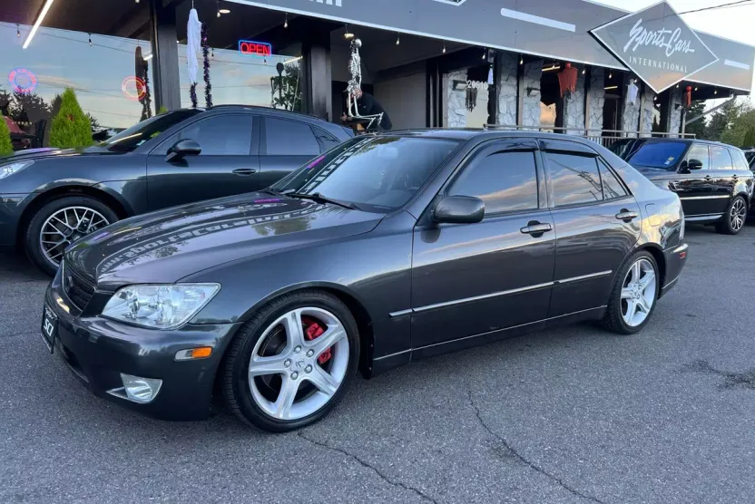2002 Lexus IS 300 photo 1