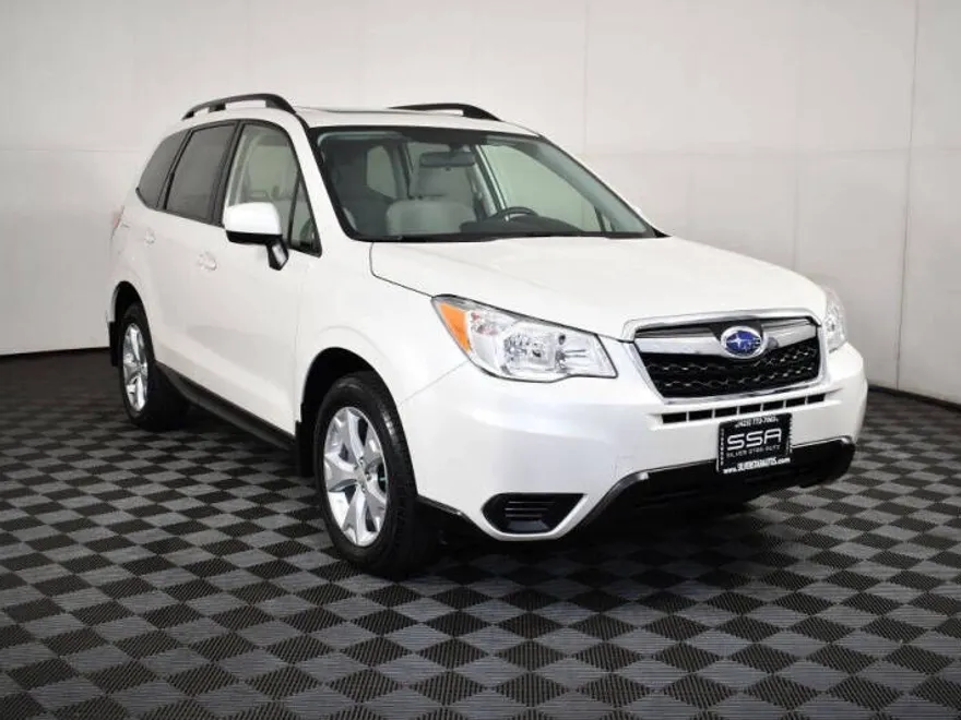 2015 Subaru Forester 2.5i Premium photo 1