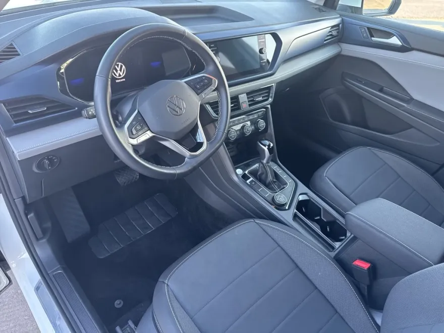 2024 Volkswagen Taos SE photo 17