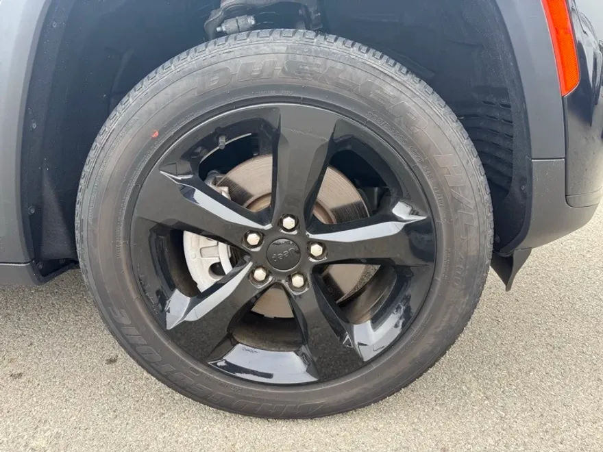 2023 Jeep Grand Cherokee Altitude photo 1