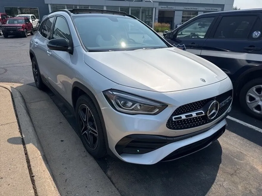 2021 Mercedes Benz GLA 250 4MATIC photo 1