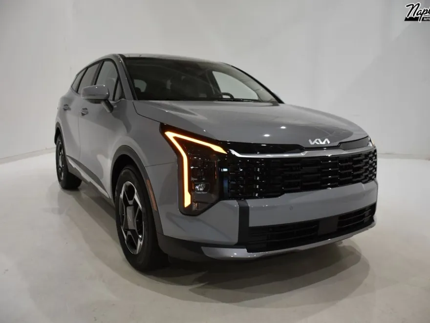 2026 Kia Sportage EX photo 1