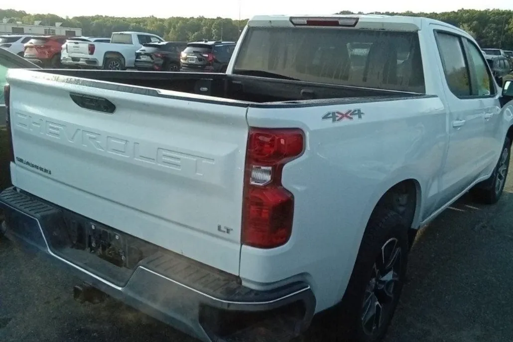 2023 Chevrolet Silverado 1500 LT photo 1