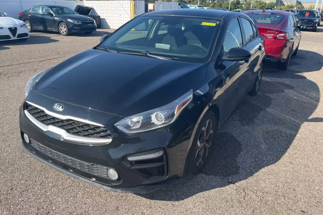 2021 Kia Forte LXS photo 1