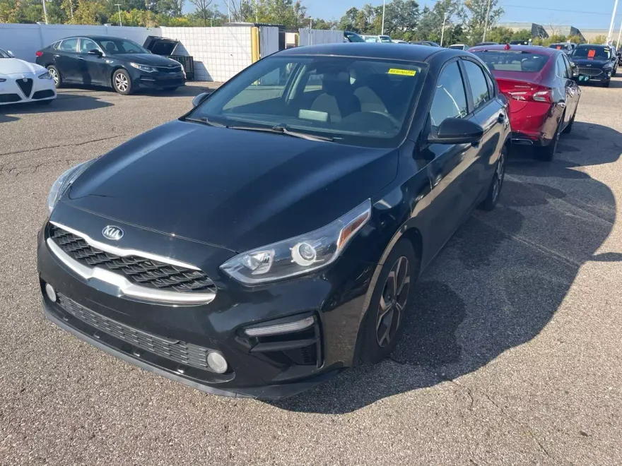 2021 Kia Forte LXS photo 1
