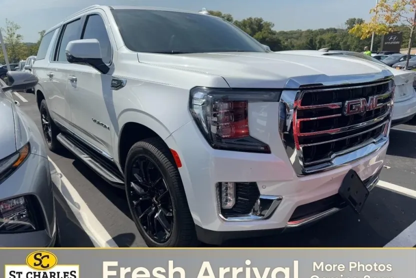 2022 Gmc Yukon XL SLT photo 1