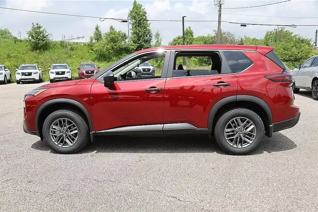 2025 Nissan Rogue S photo 1