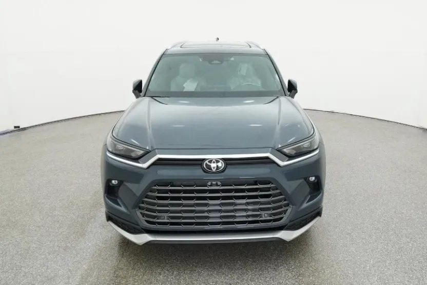 2025 Toyota Highlander Hybrid Platinum photo 1